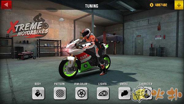 极限摩托破解版无限金币截图1